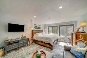 Ski Retreat with Hot Tub Access in Winter Park!